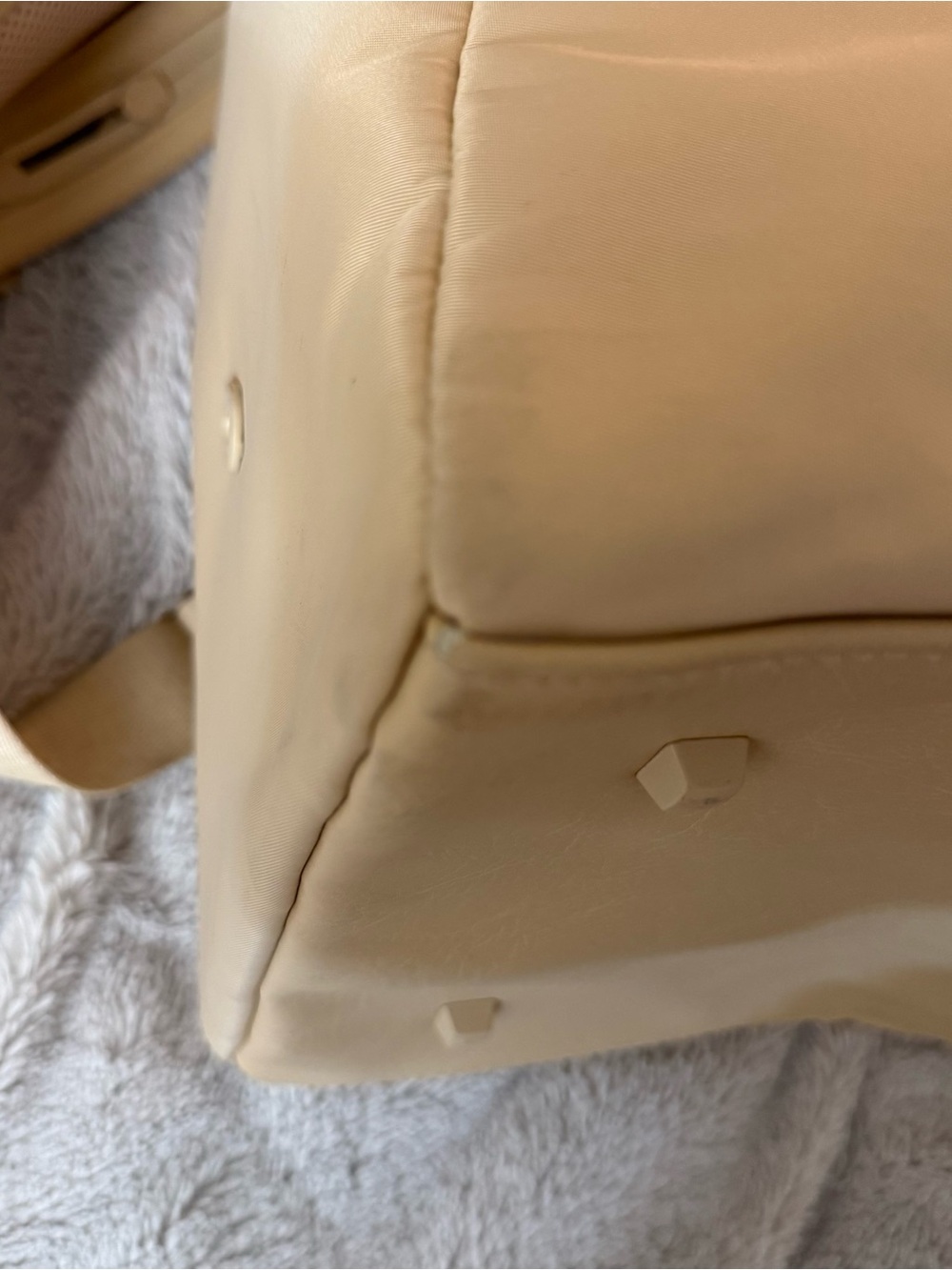 Beis Commuter Duffle in Beige - Picture 7 of 8
